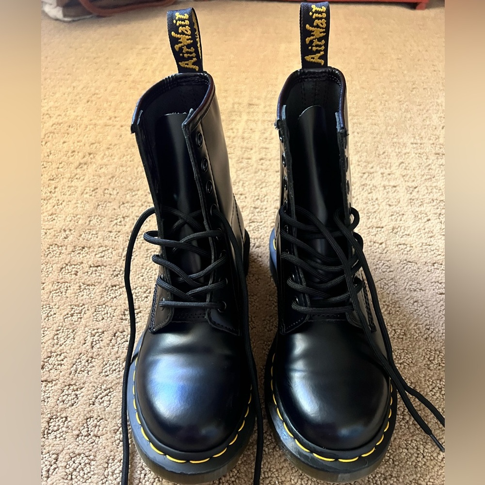 Doc Martens 1460 smooth leather women’s boots